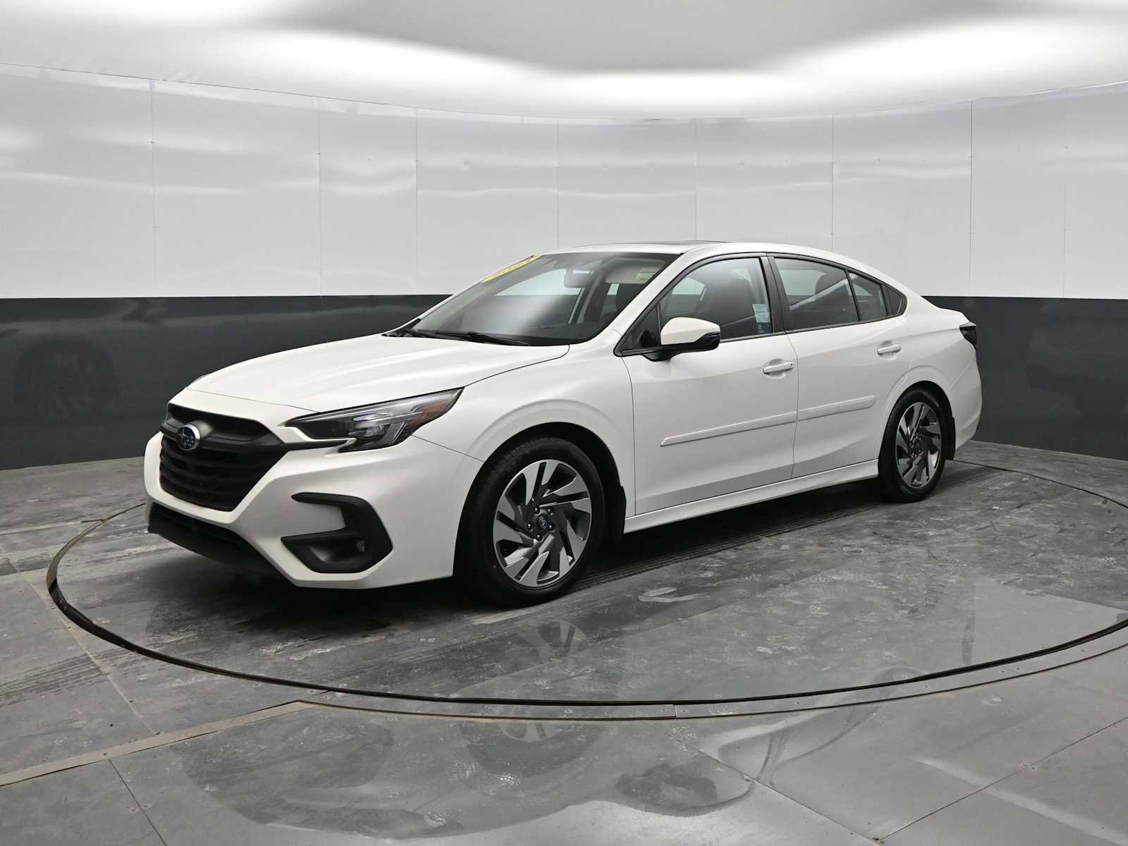 Used 2023 Subaru Legacy Limited image 1