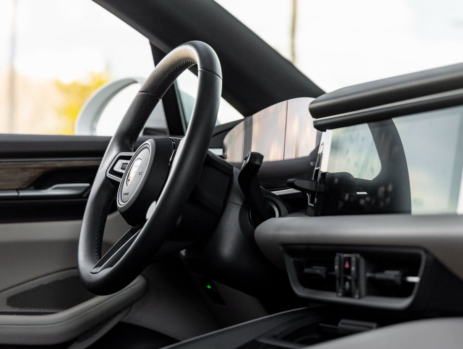 Certified 2025 Porsche Macan 4S Electric image 45