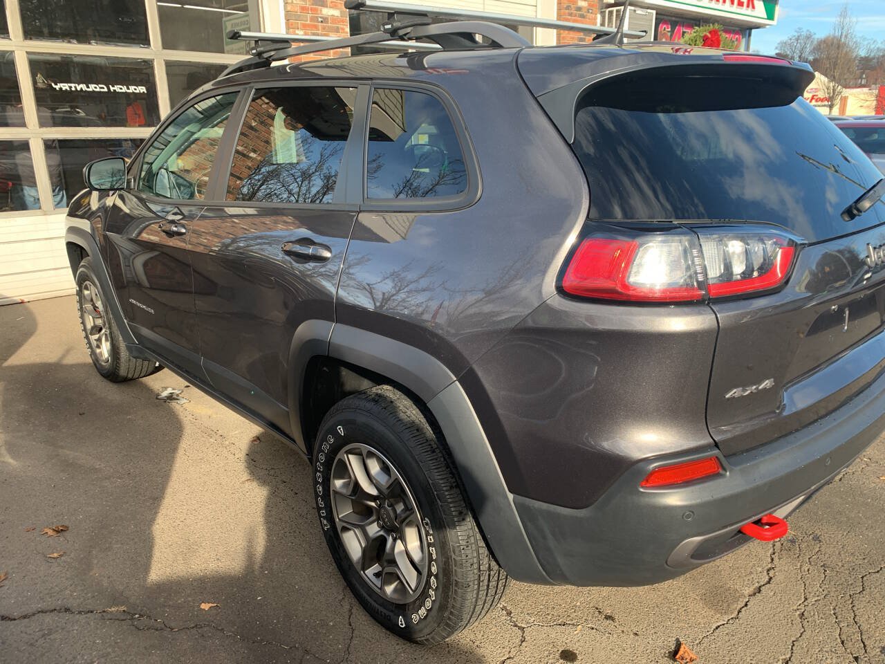 Used 2020 Jeep Cherokee Trailhawk AWD/4WD image 6