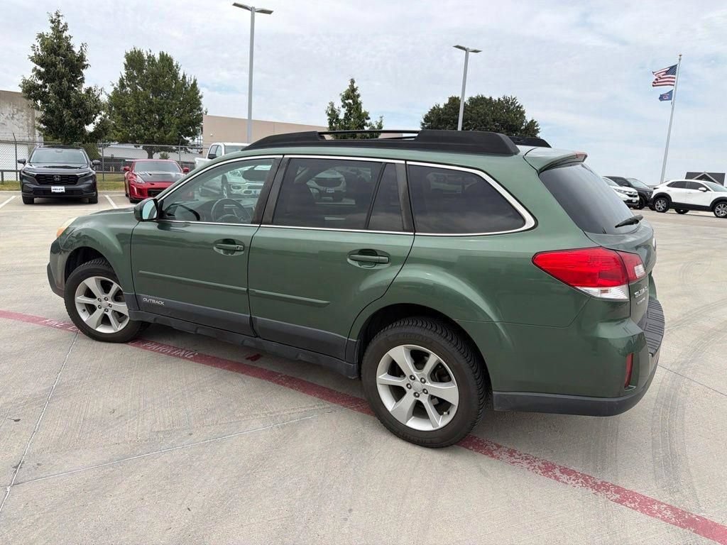 Used 2013 Subaru Outback 2.5i Premium AWD/4WD image 4