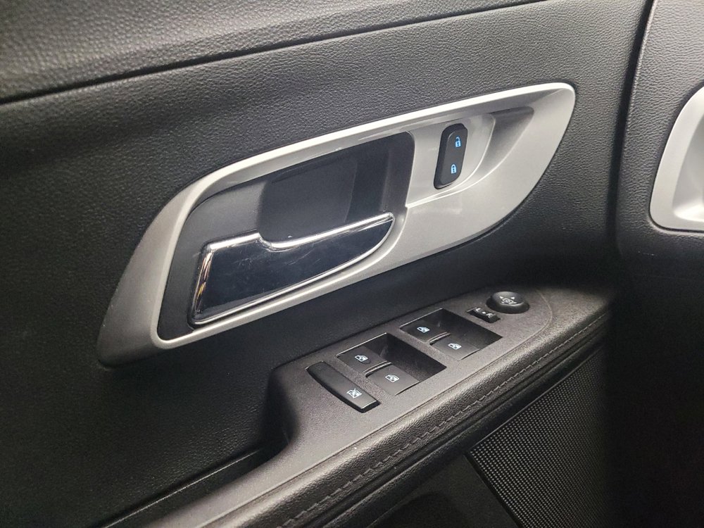 Used 2017 Chevrolet Equinox LT w/ Convenience Package image 27