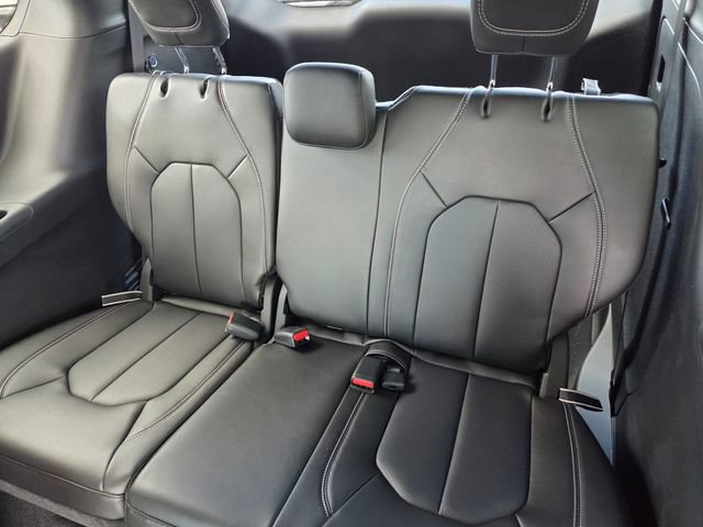 New 2026 Chrysler Pacifica Select FWD image 6