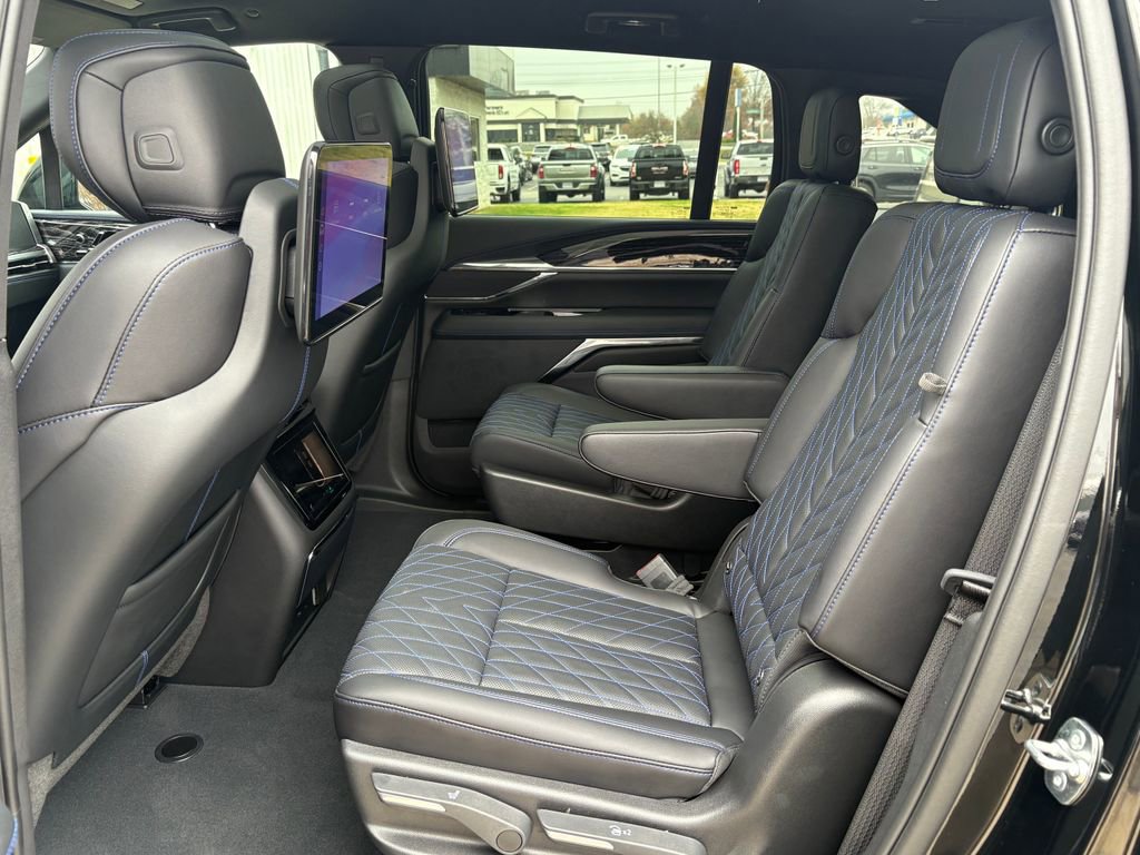 New 2026 Cadillac Escalade IQ Sport 1 w/ LPO, Floor Liner Package image 47