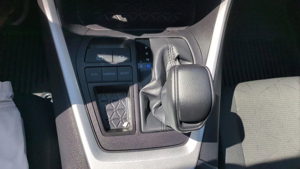 Certified 2024 Toyota RAV4 XLE image 25