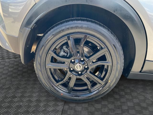 Used 2021 Nissan Kicks SR w/ Interior Electronics Package FWD image 33