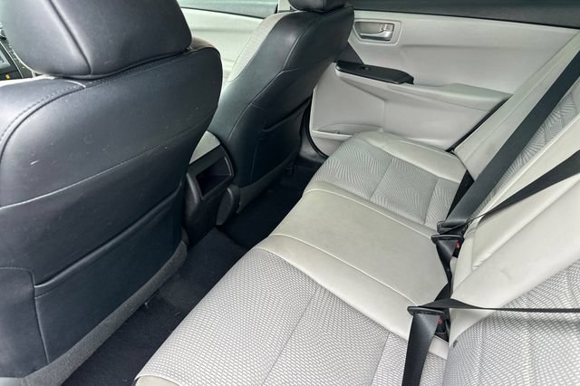 Used 2017 Toyota Camry SE FWD image 16