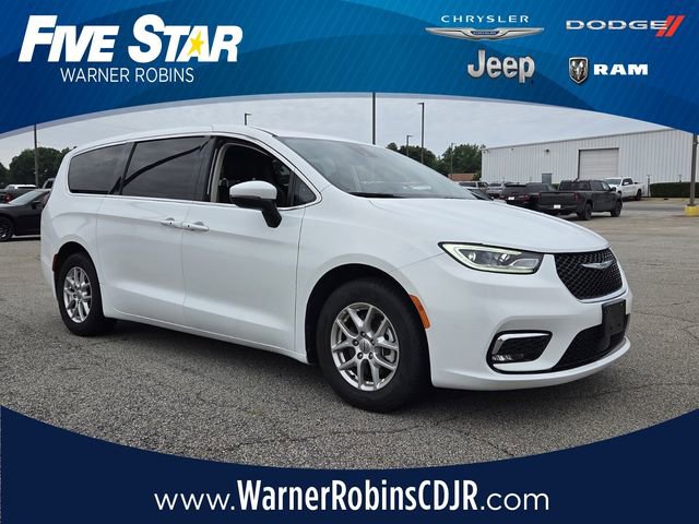 Used 2023 Chrysler Pacifica Touring-L