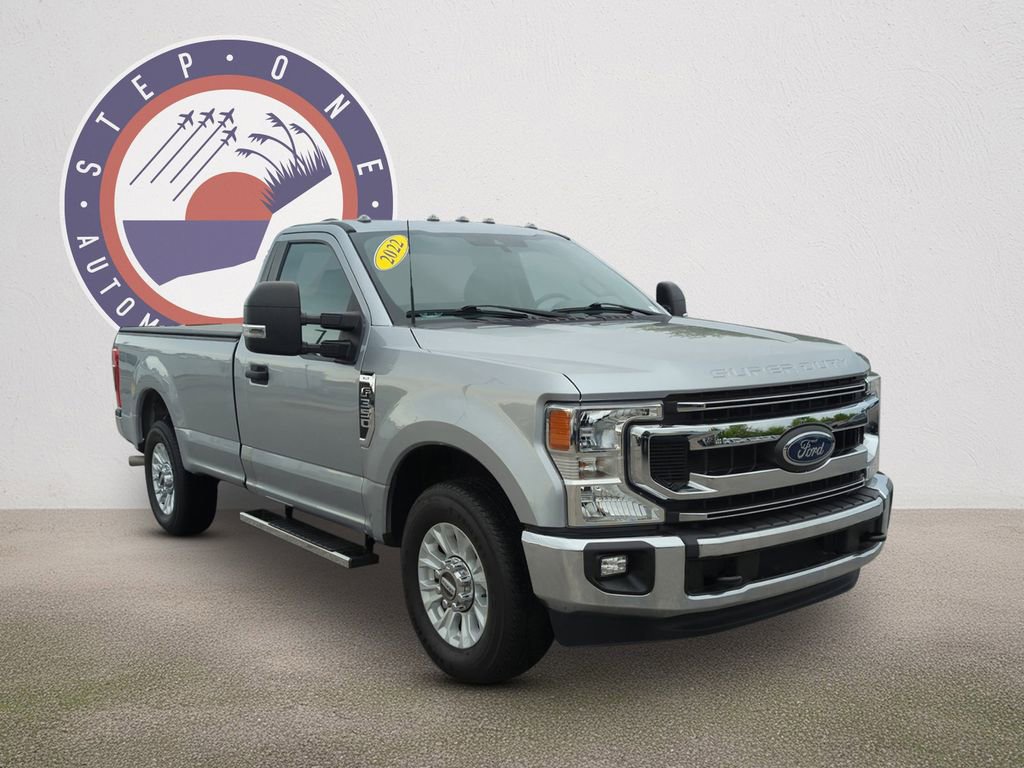 Used 2022 Ford F350 XLT image 2