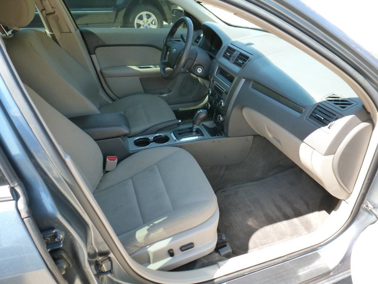 Used 2012 Ford Fusion Hybrid FWD image 11