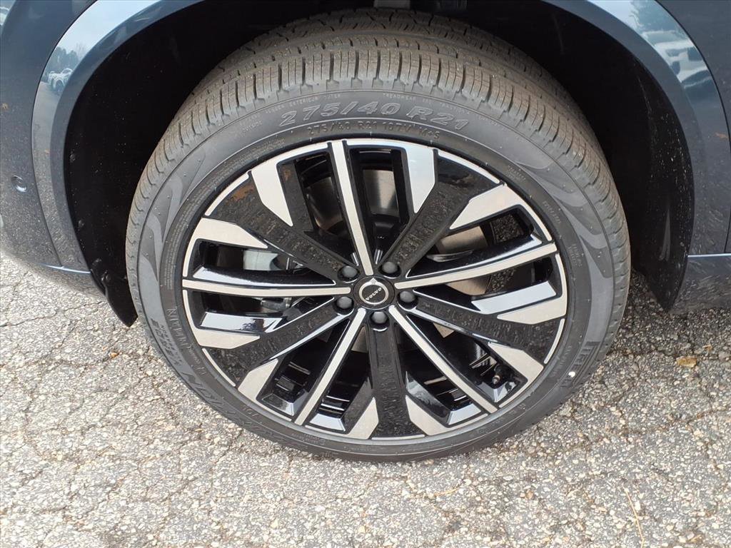 New 2026 Volvo XC90 T8 Plus w/ Protection Package Premier image 11