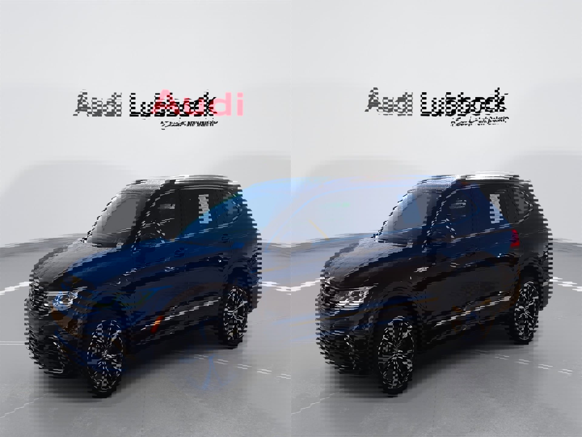 Used 2024 Volkswagen Tiguan SEL R-Line w/ MDO Package, Two-Row image 5