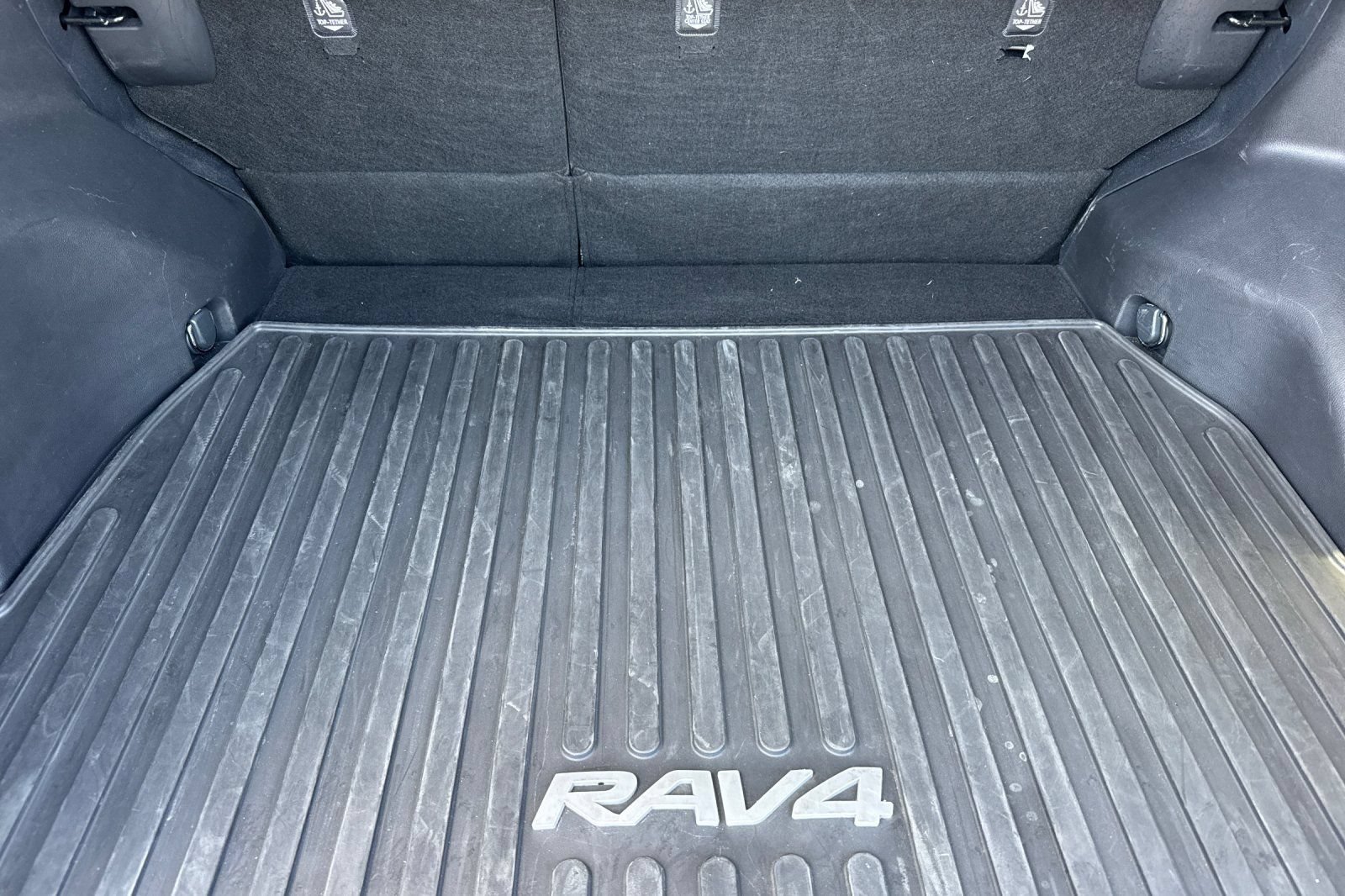 Used 2022 Toyota RAV4 XLE w/ Convenience Package AWD/4WD image 17
