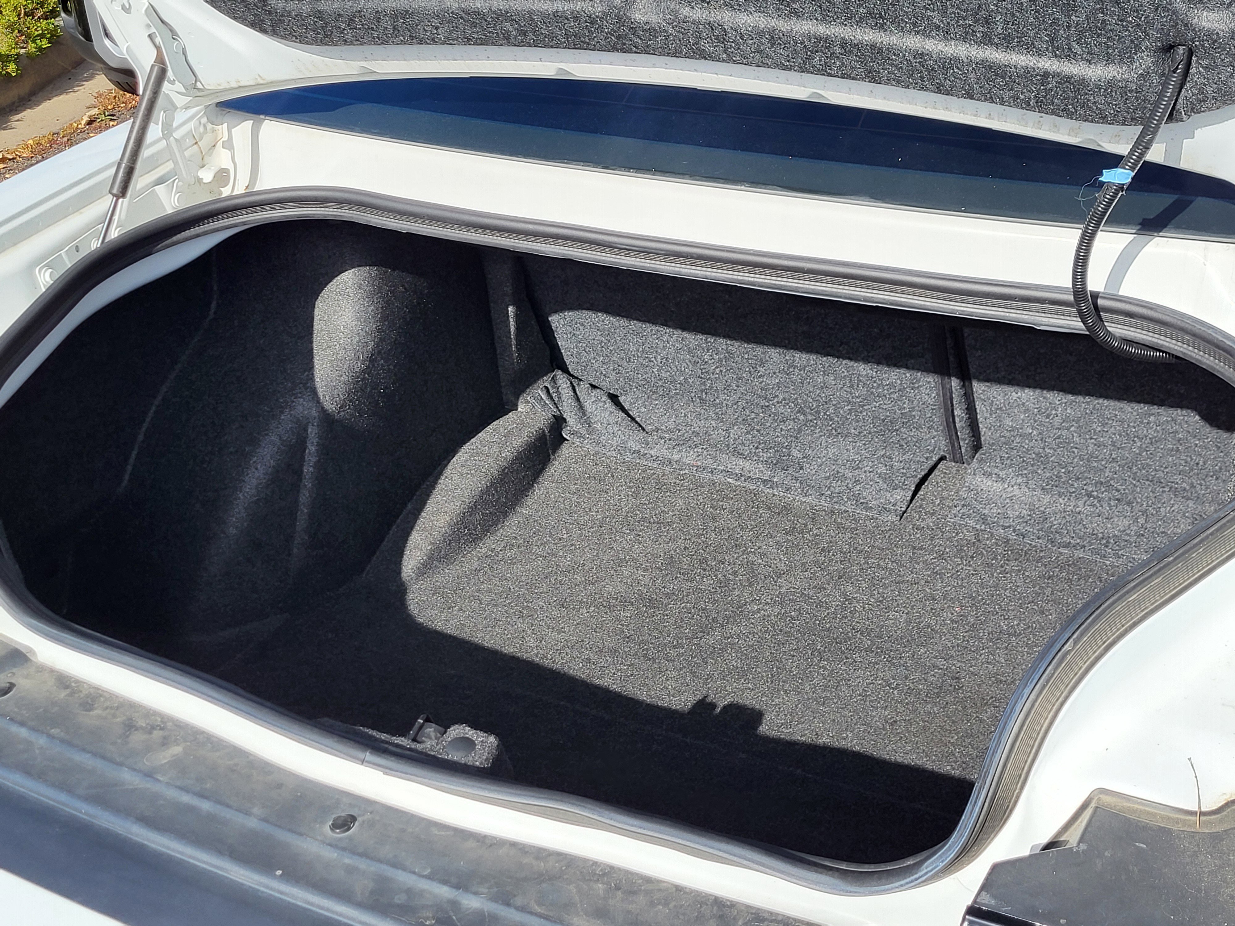 Used 2018 Dodge Challenger R/T w/ Blacktop Package image 13