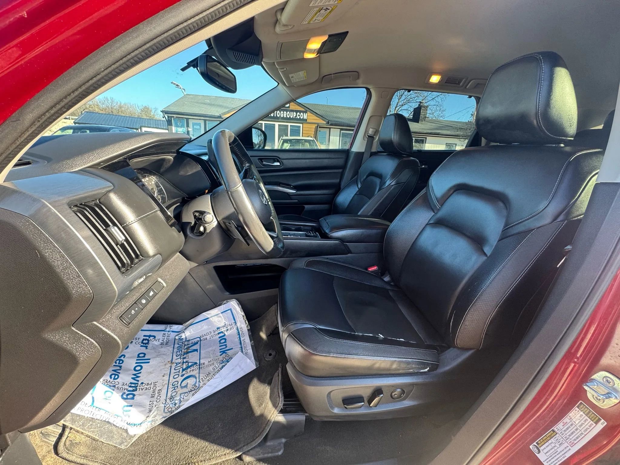 Used 2022 Nissan Pathfinder SL image 11