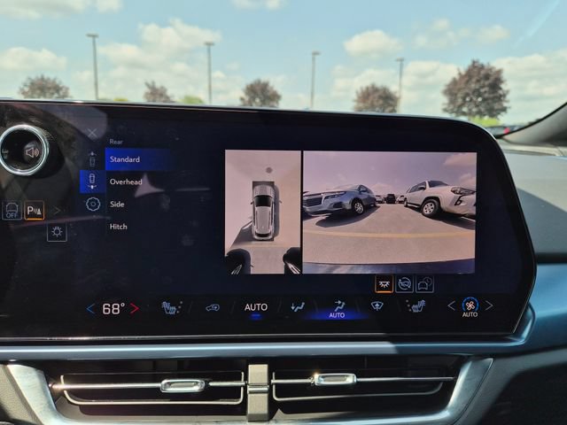 Used 2024 Chevrolet Equinox EV LT FWD image 24
