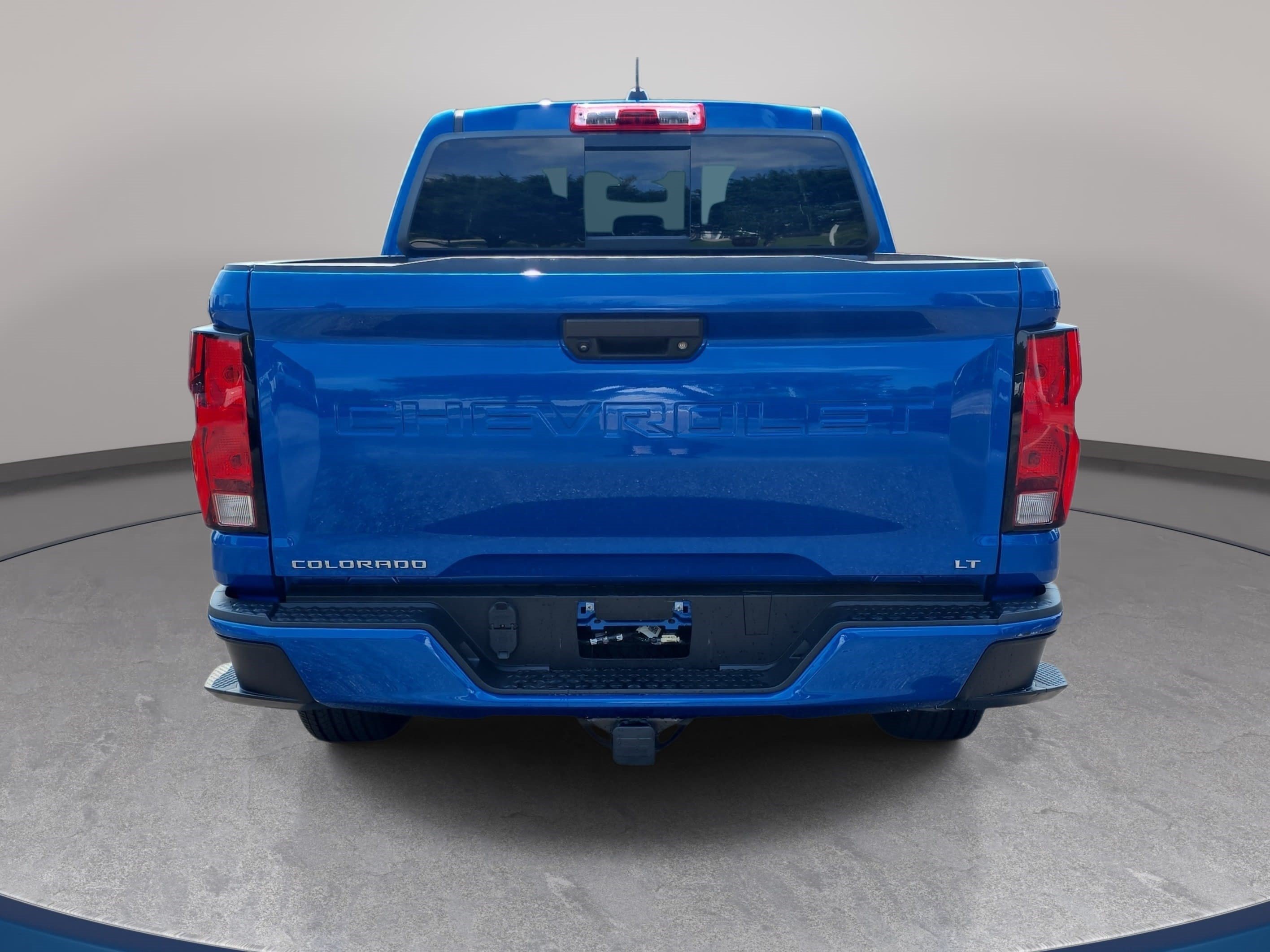 Used 2024 Chevrolet Colorado LT w/ LT Convenience Package II RWD image 6