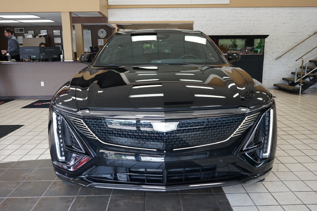 Used 2024 Cadillac Lyriq Sport w/ LPO, Floor Liner Package AWD/4WD image 20