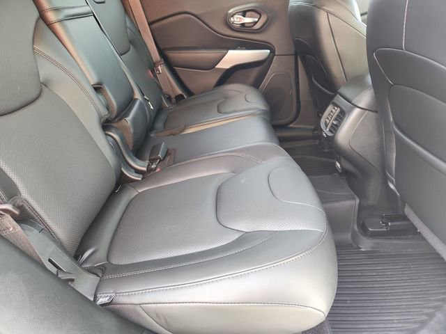 Used 2018 Jeep Cherokee Overland w/ Technology Group image 27