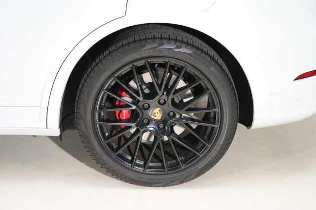 Used 2021 Porsche Cayenne GTS AWD/4WD image 29