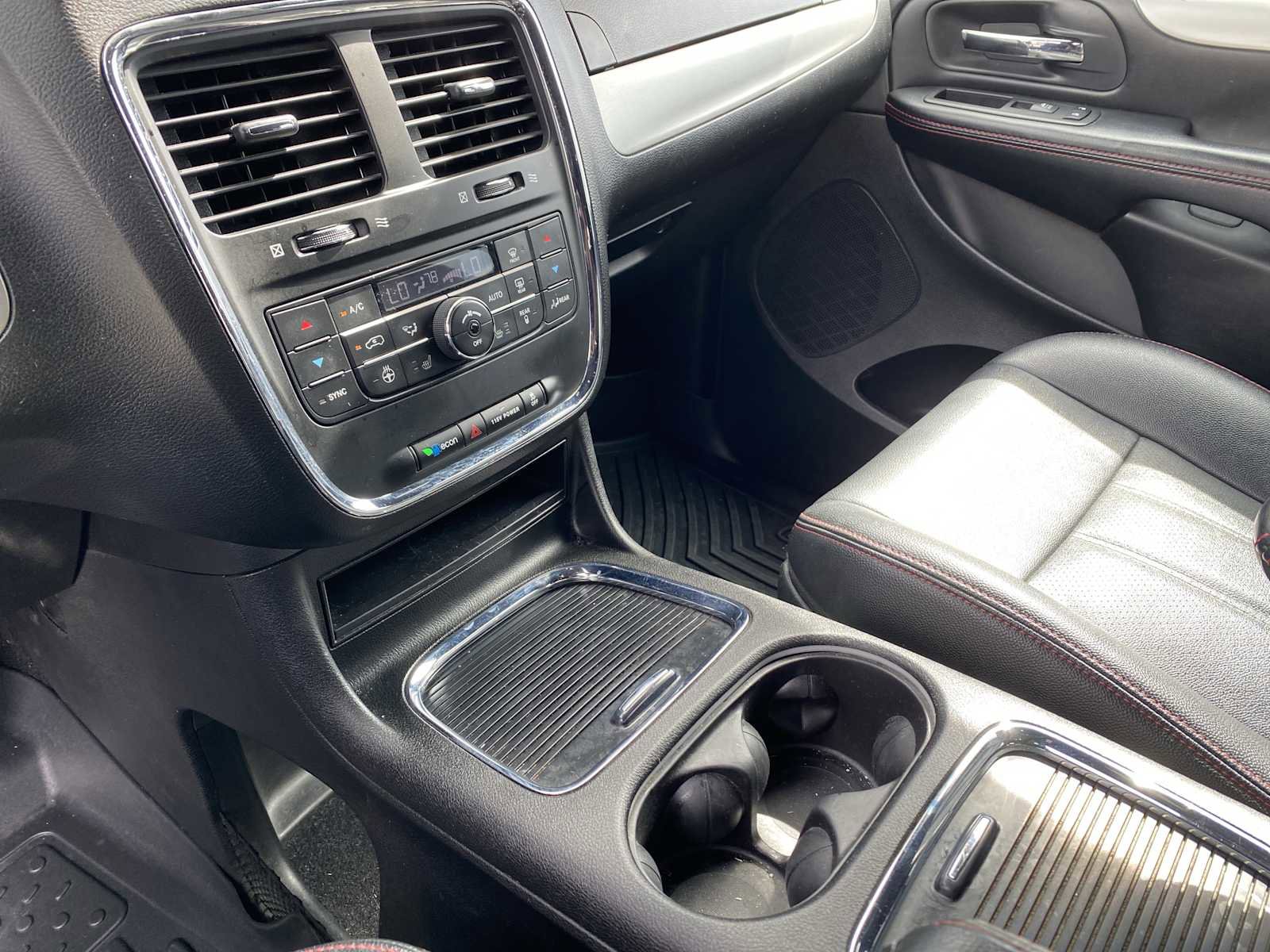 Used 2019 Dodge Grand Caravan GT image 17