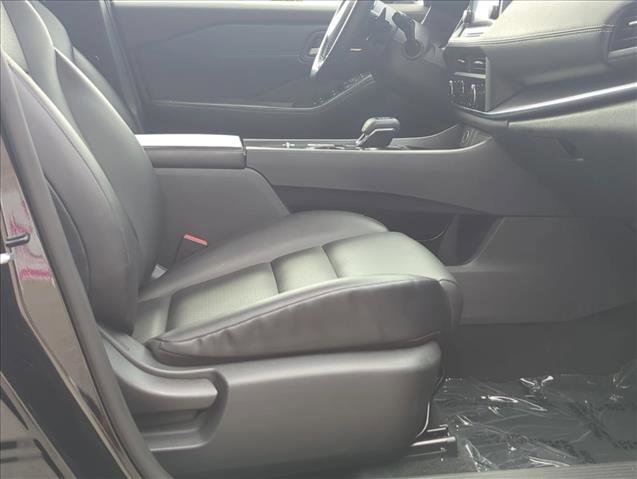 Used 2023 Nissan Rogue SV w/ SV Premium B Package image 22