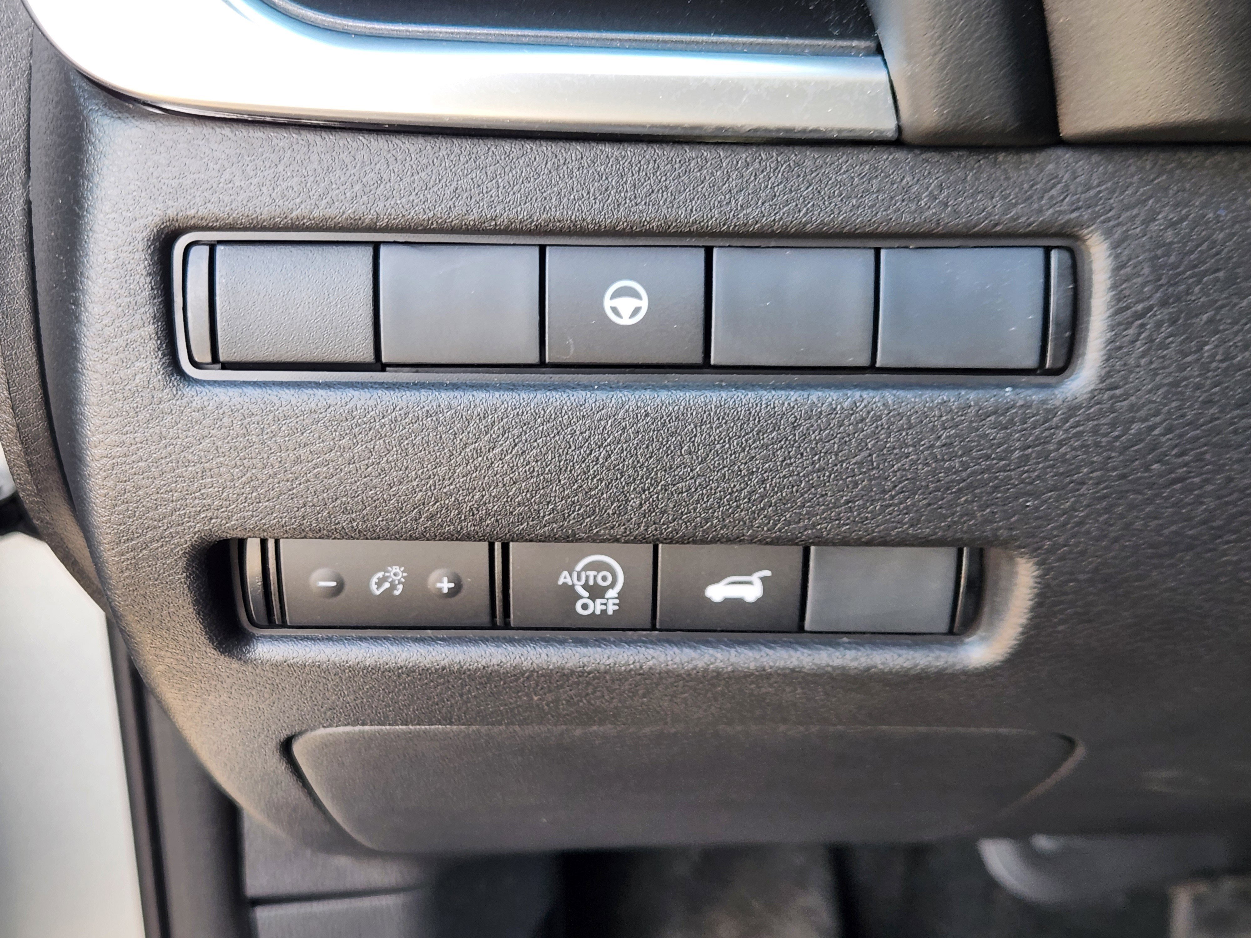 Used 2024 Nissan Rogue SV w/ SV Premium Package image 25