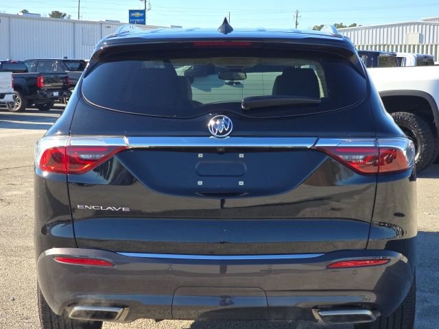 Used 2023 Buick Enclave Essence image 4