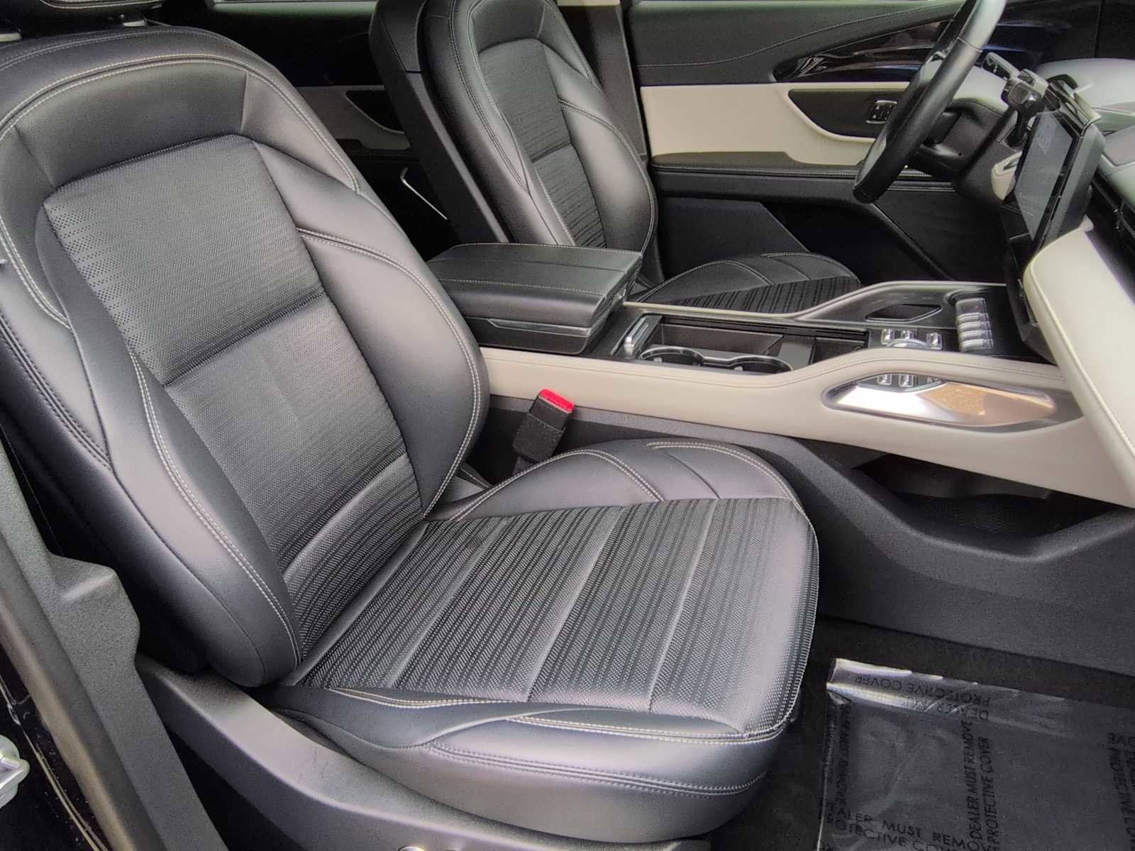 Used 2024 Lincoln Nautilus Reserve image 21