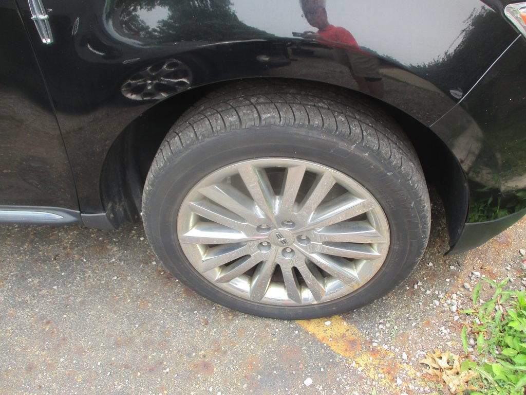 Used 2012 Lincoln MKX AWD image 4