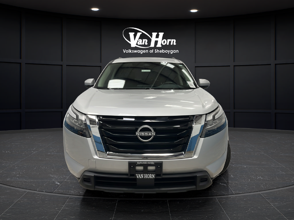Used 2025 Nissan Pathfinder SV w/ Cargo Package AWD/4WD image 2