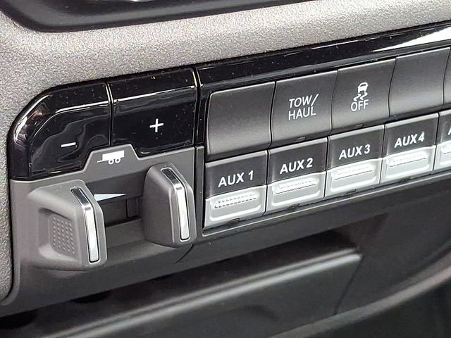 Used 2024 RAM 2500 Tradesman w/ Chrome Appearance Group image 18