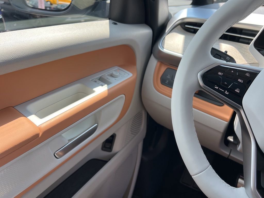 New 2025 Volkswagen ID. Buzz Pro S Plus image 18