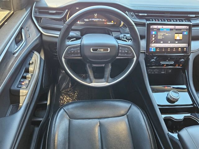 Used 2022 Jeep Grand Cherokee L Limited w/ Black Appearance Package image 11