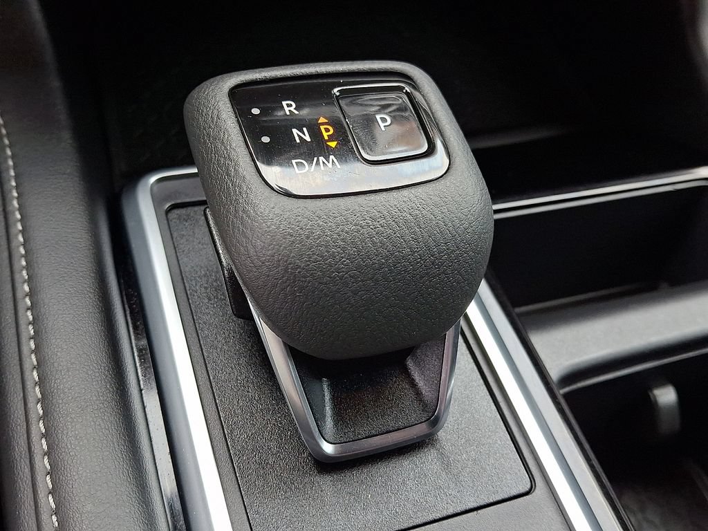 Used 2024 Nissan Pathfinder SV AWD/4WD image 16