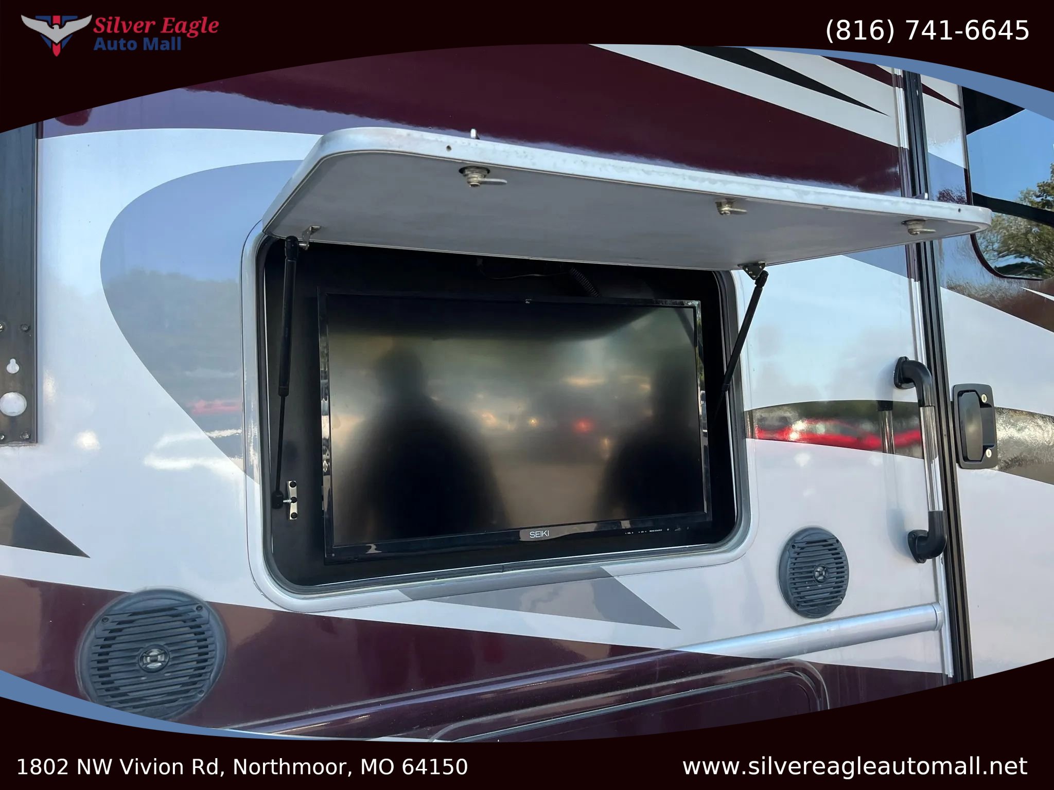 Used 2016 Ford F550 2WD Regular Cab Super Duty image 11