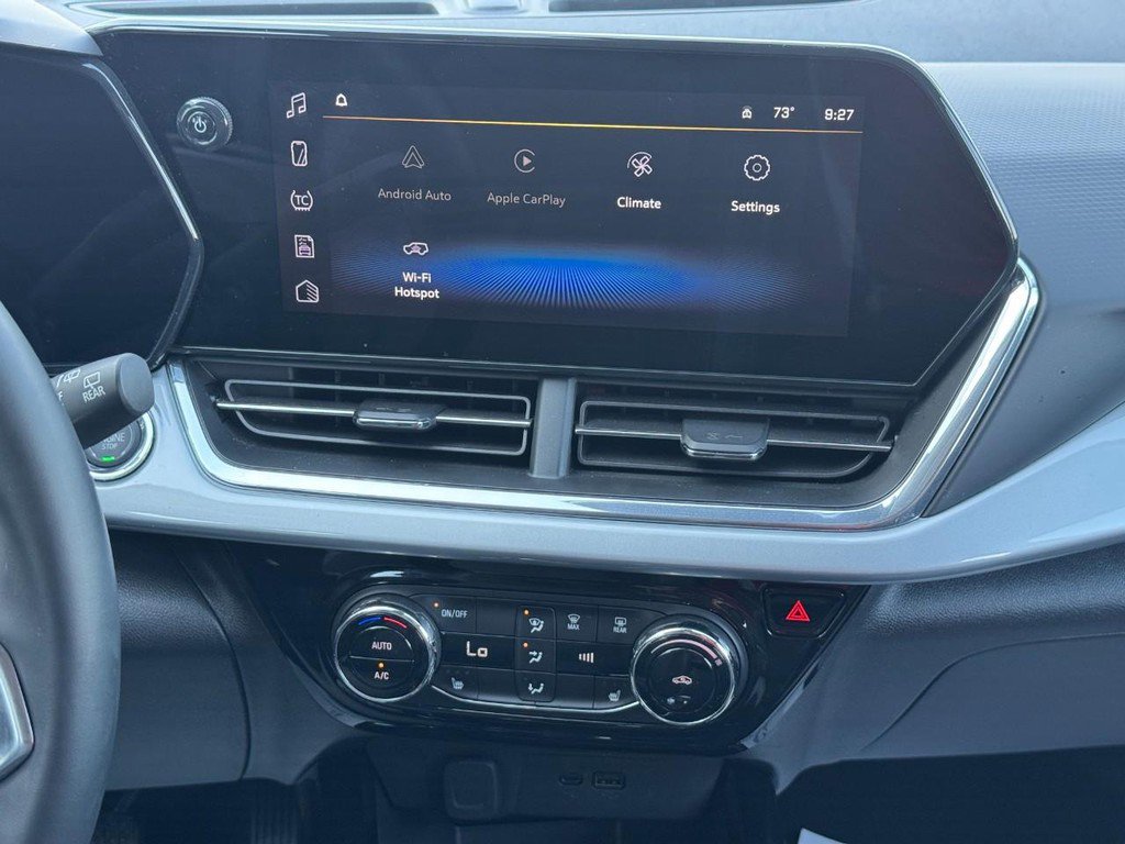 Used 2025 Chevrolet Trax LT w/ LT Convenience Package image 14