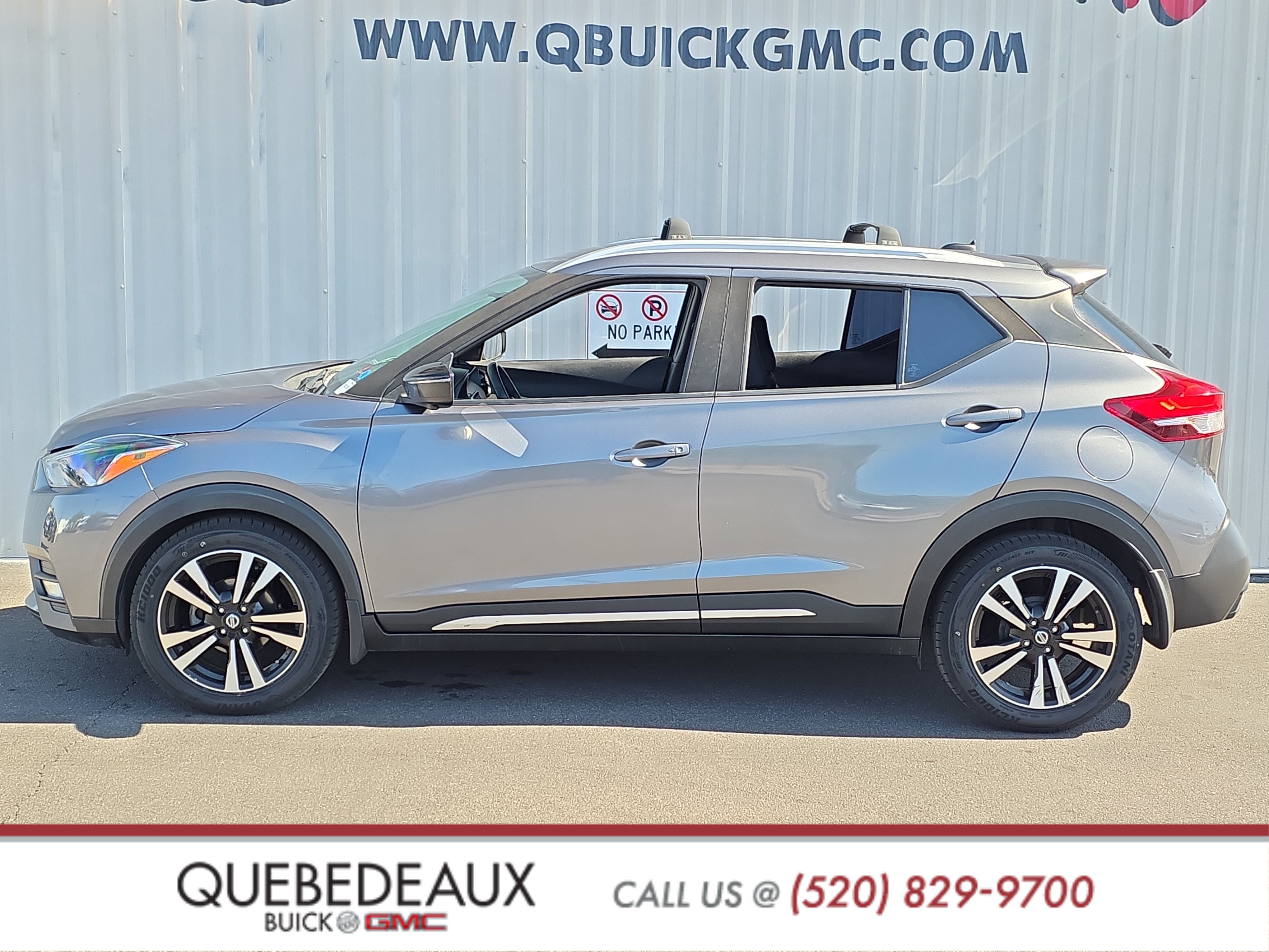 Used 2018 Nissan Kicks SR w/ Exterior Package FWD image 4