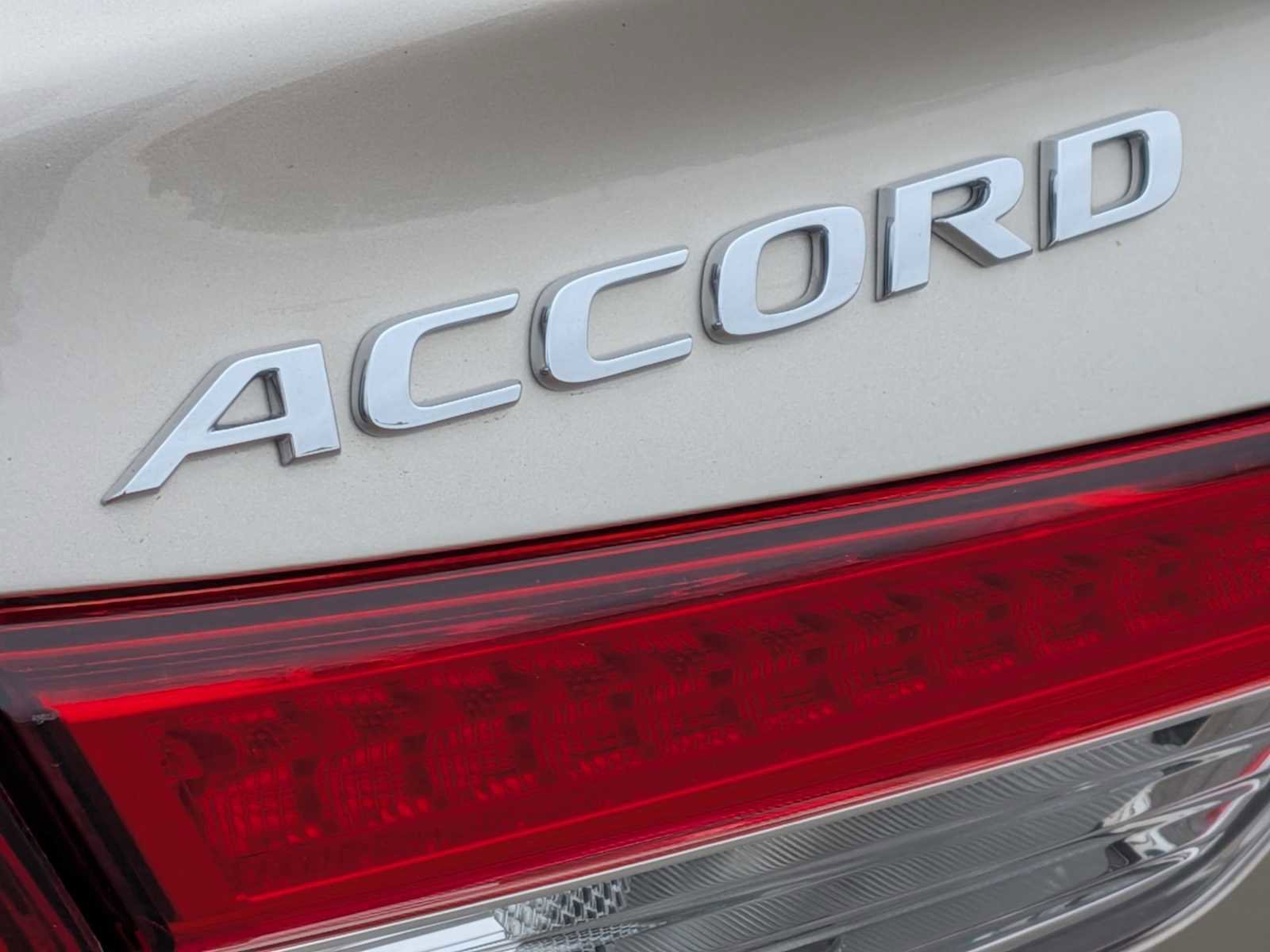 Used 2019 Honda Accord EX image 11