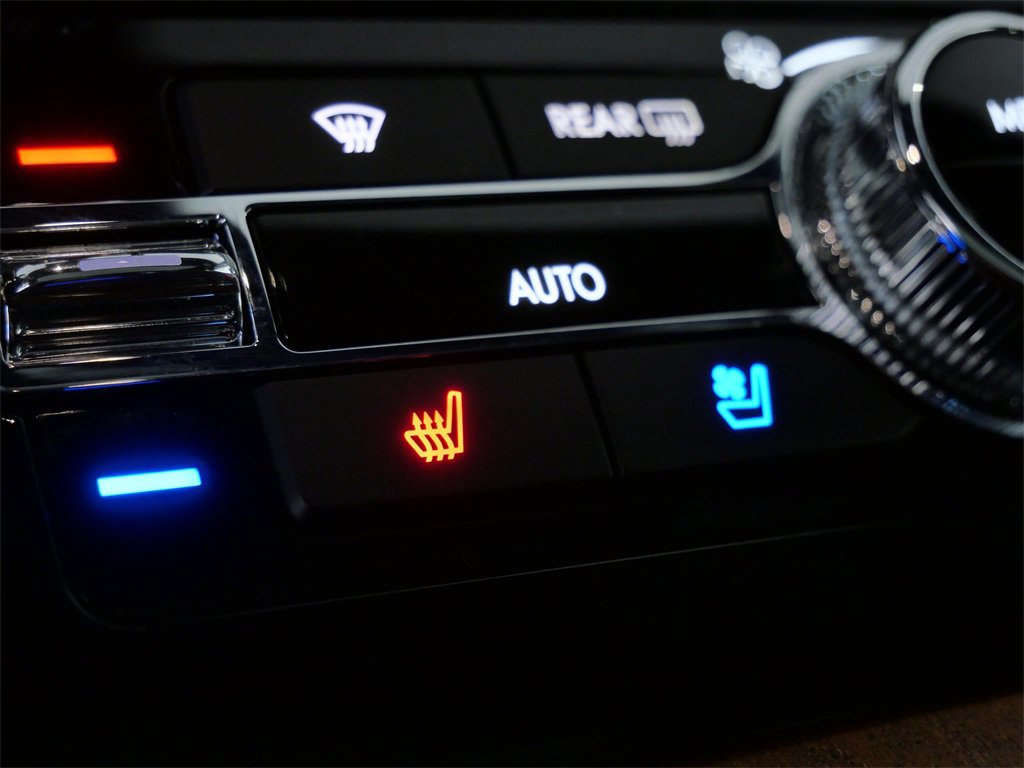 Certified 2024 Lincoln Navigator Black Label image 23