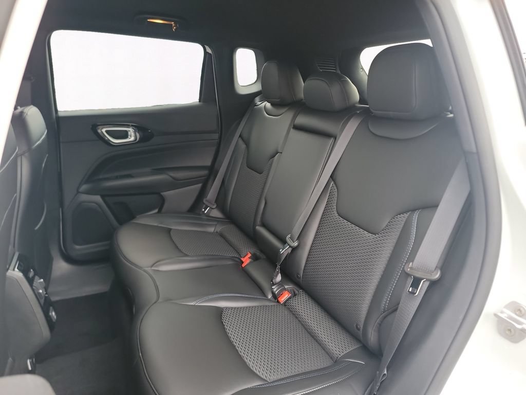 New 2026 Jeep Compass Latitude AWD/4WD image 13