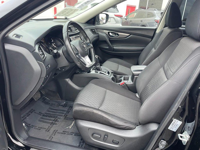 Used 2019 Nissan Rogue SV w/ Premium Package FWD image 17