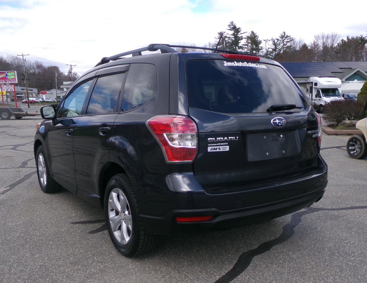 Used 2015 Subaru Forester 2.5i Premium AWD/4WD image 4