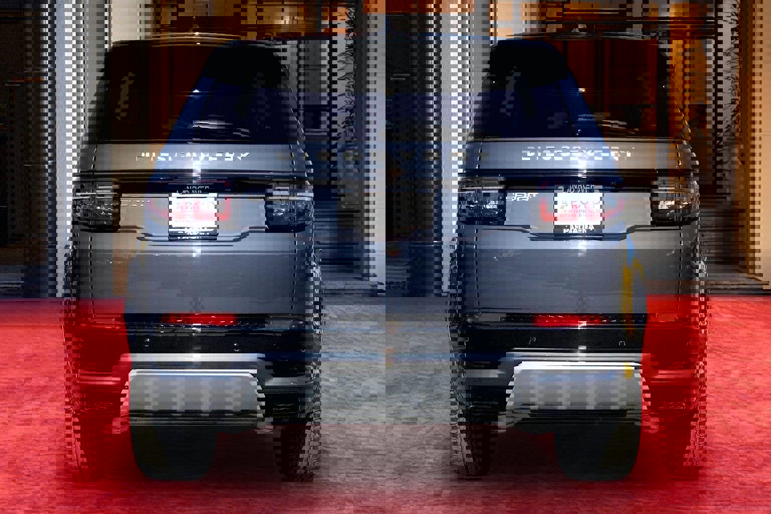 Used 2024 Land Rover Discovery Sport S image 4