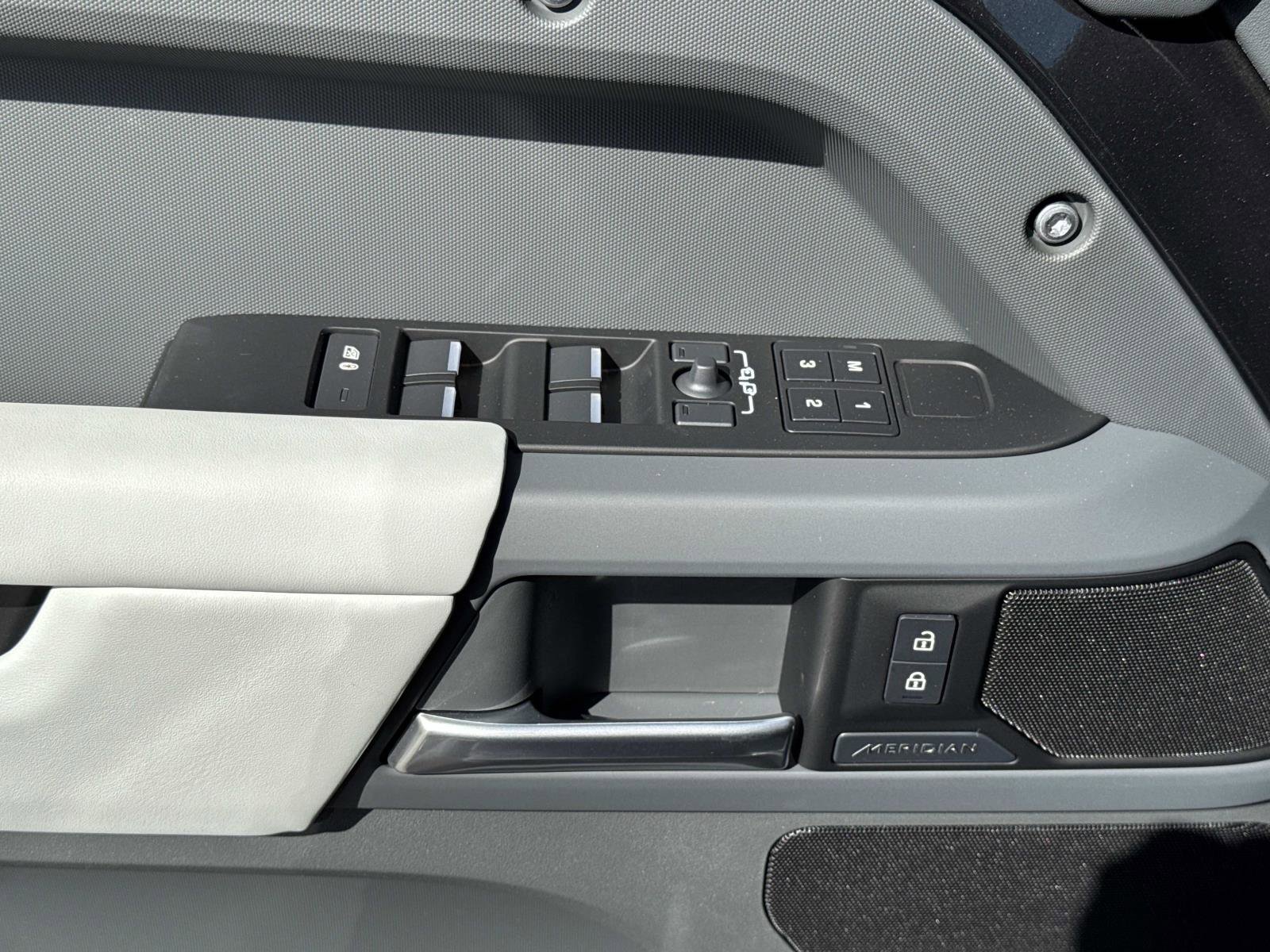 New 2026 Land Rover Defender 110 S image 19