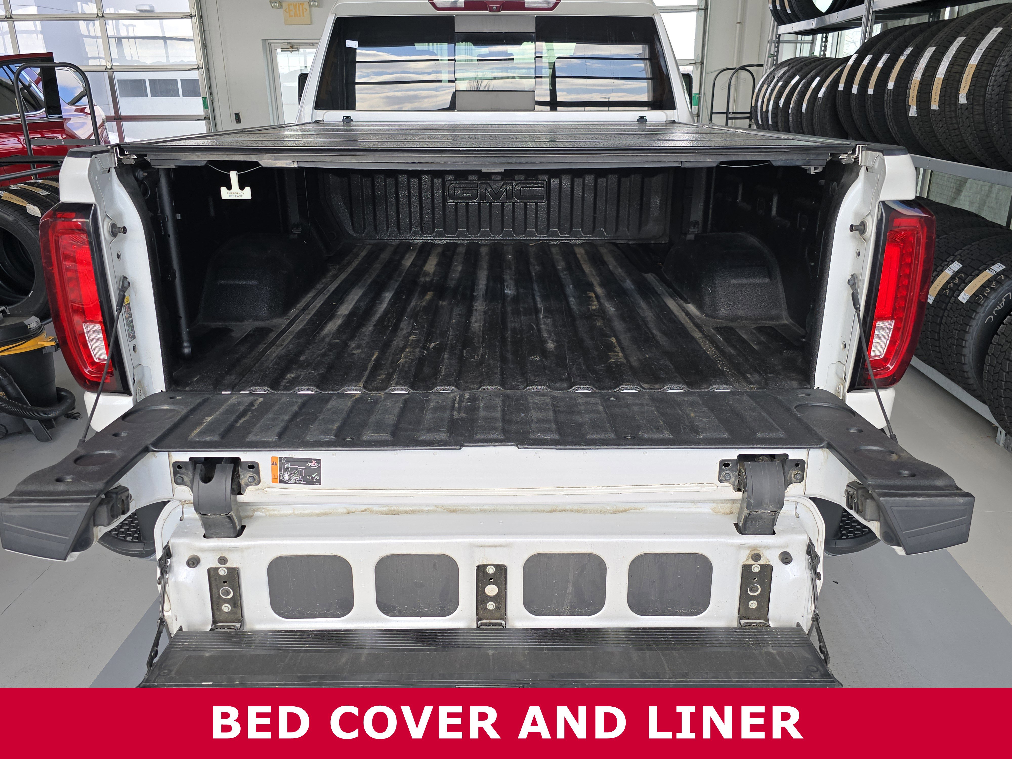 Used 2022 GMC Sierra 2500 SLT w/ SLT Premium Package image 22