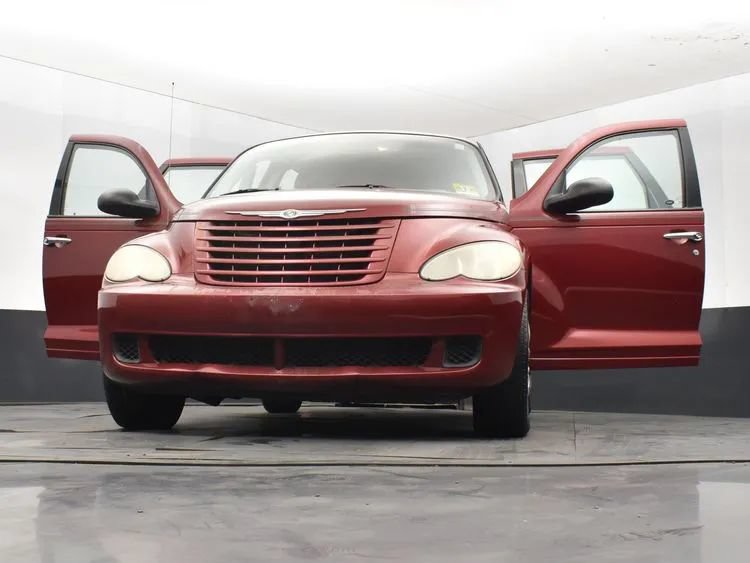 Used 2009 Chrysler PT Cruiser FWD image 11
