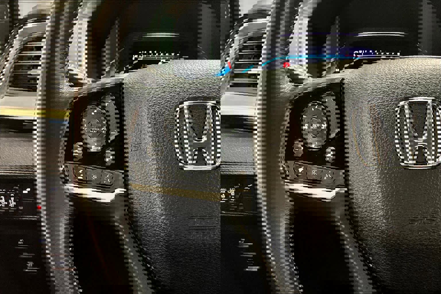 Used 2023 Honda Odyssey Touring image 20