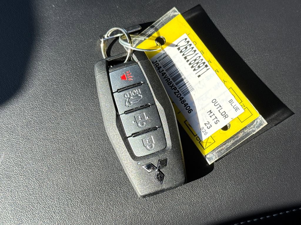 Used 2023 Mitsubishi Outlander SEL image 29