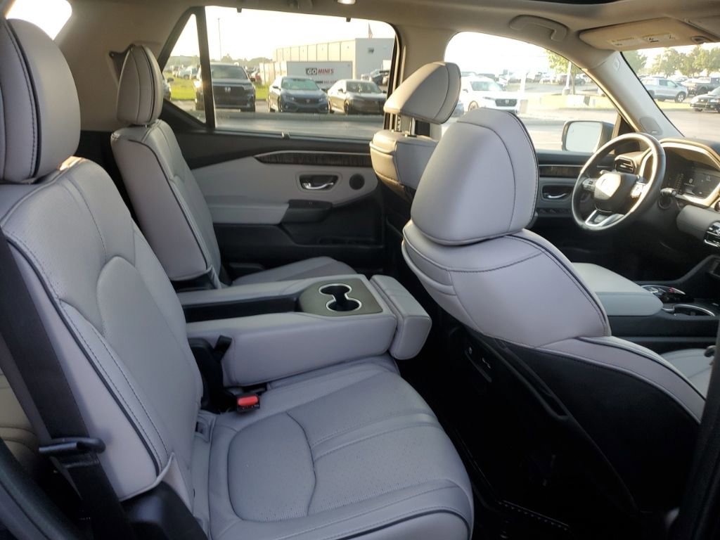 Used 2023 Honda Pilot Elite image 31