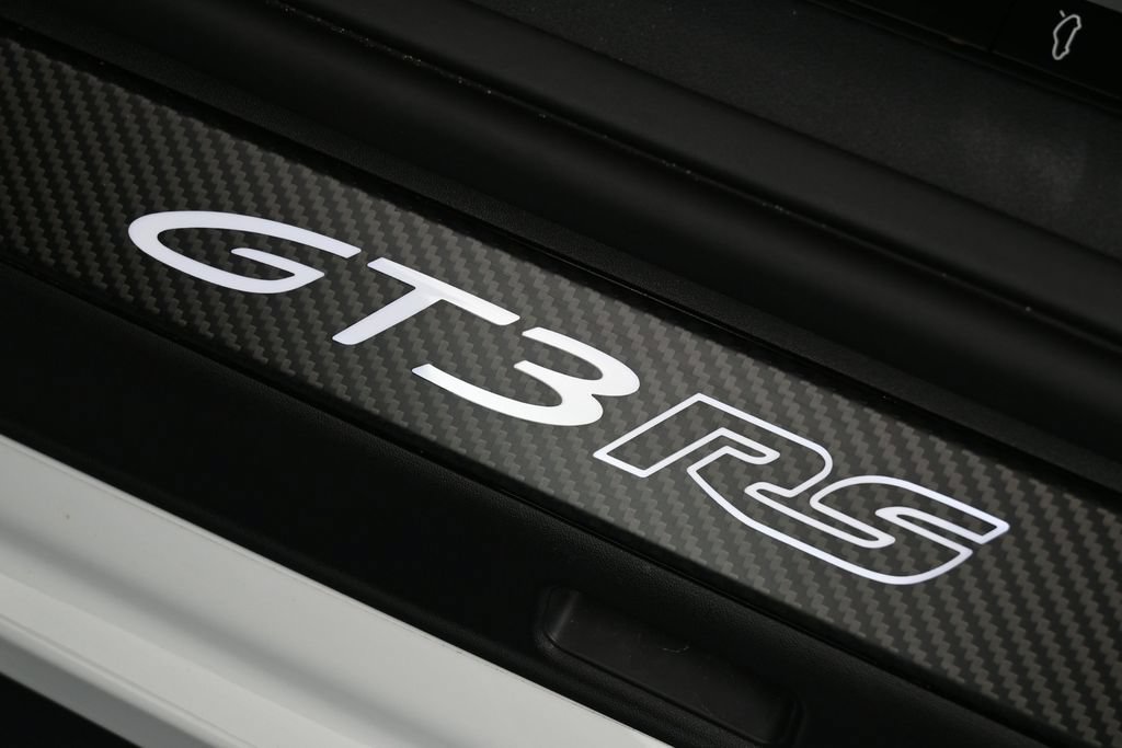 Certified 2025 Porsche 911 GT3 RS RWD image 40